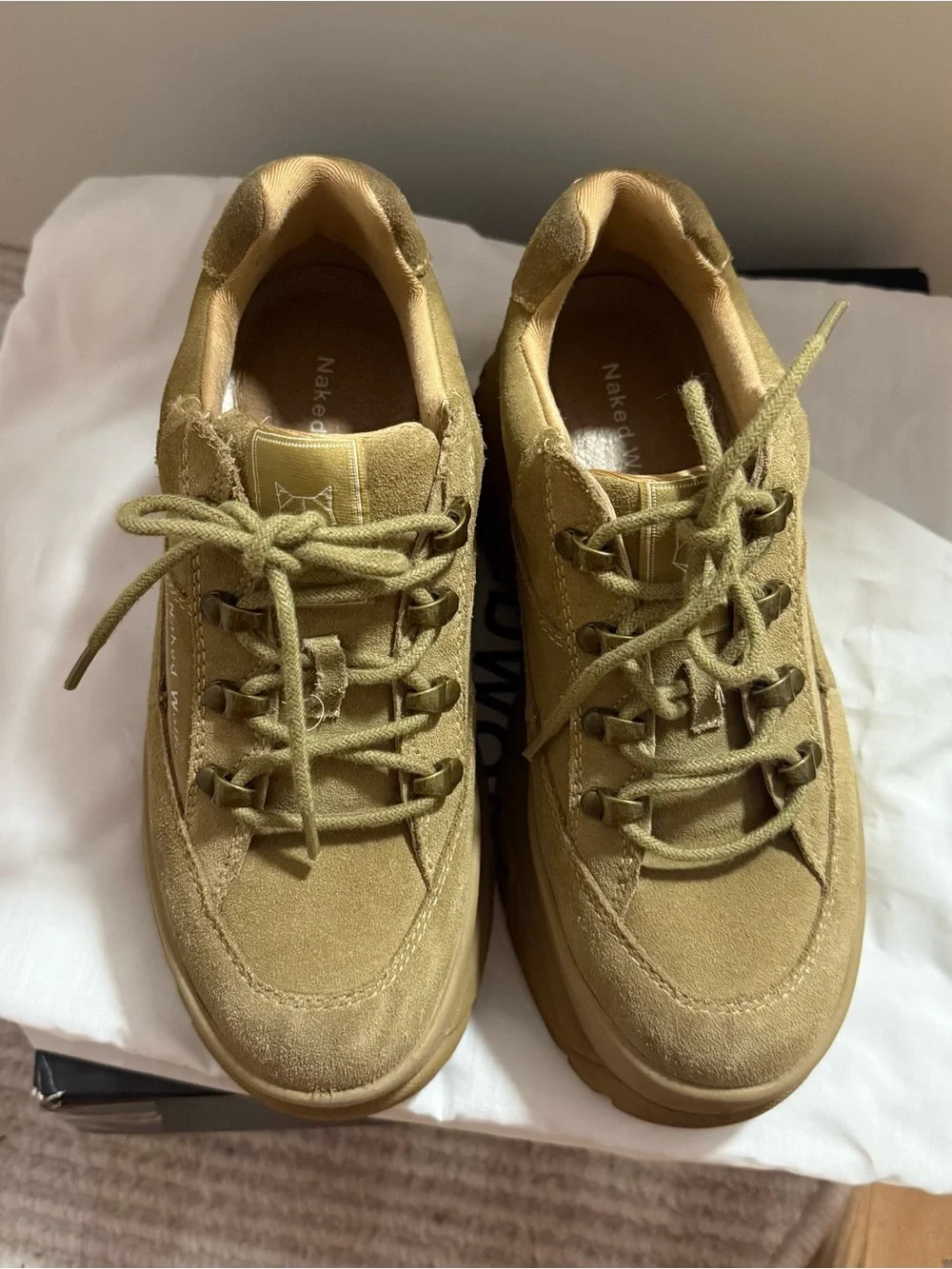 Naked Wolfe sporty taupe suede US 6